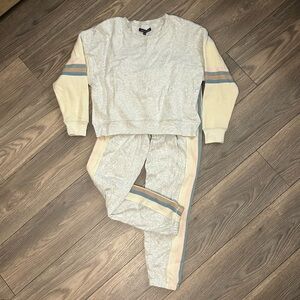 OCEAN DRIVE Gray and Cream Sweatshirt and Joggers Set